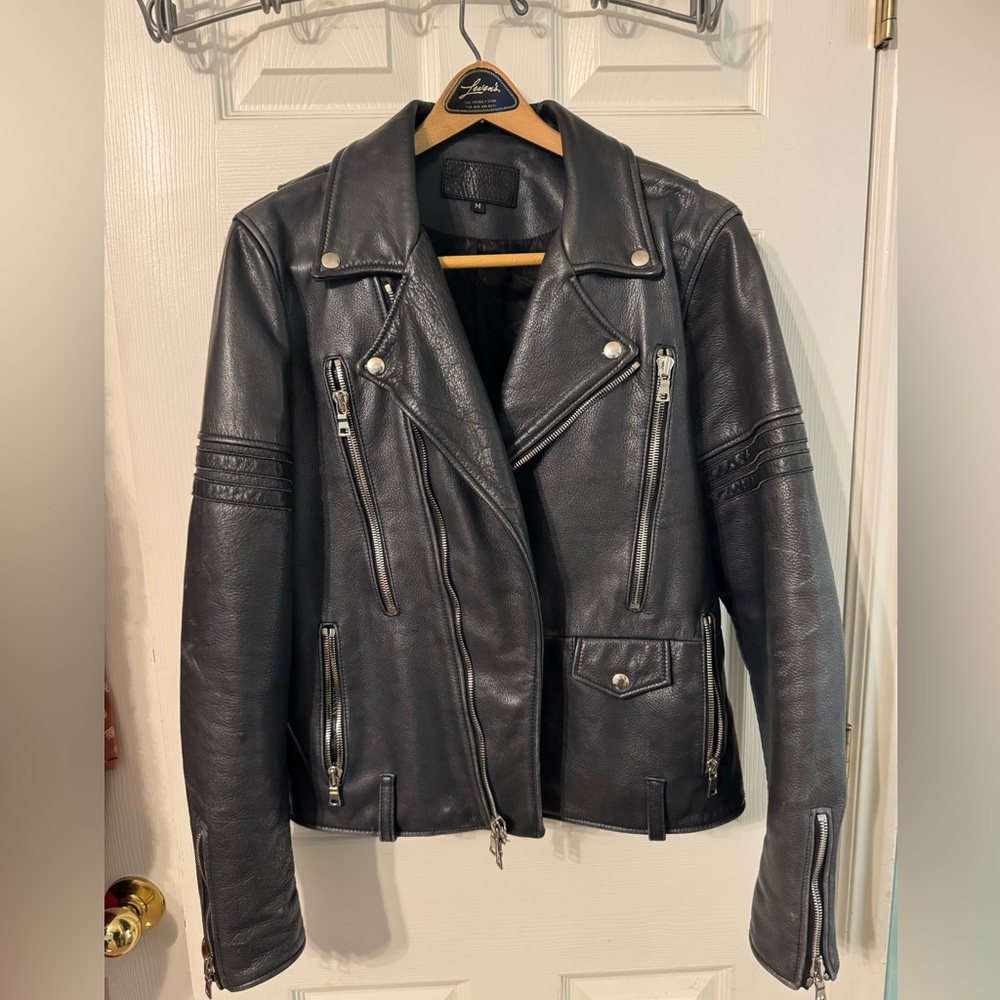 Black leather motorcycle jacket size medium